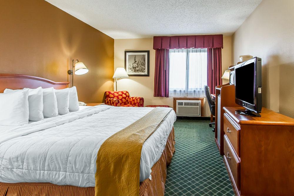 Pet Friendly Hotels In Burlington Ia Bringfido