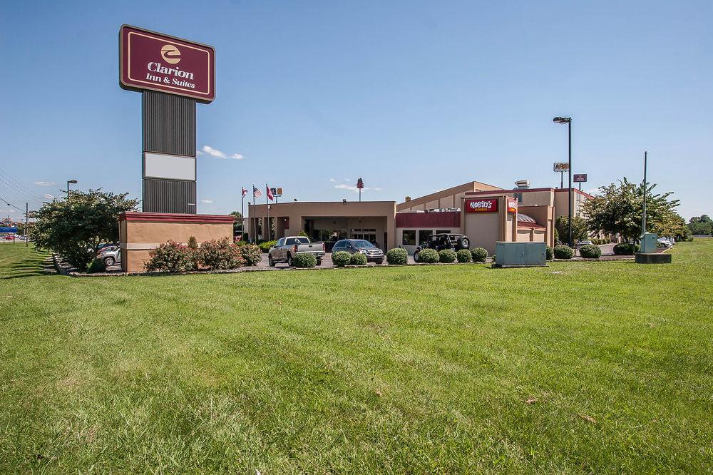 Clarion Inn & Suites Murfreesboro Pet Policy
