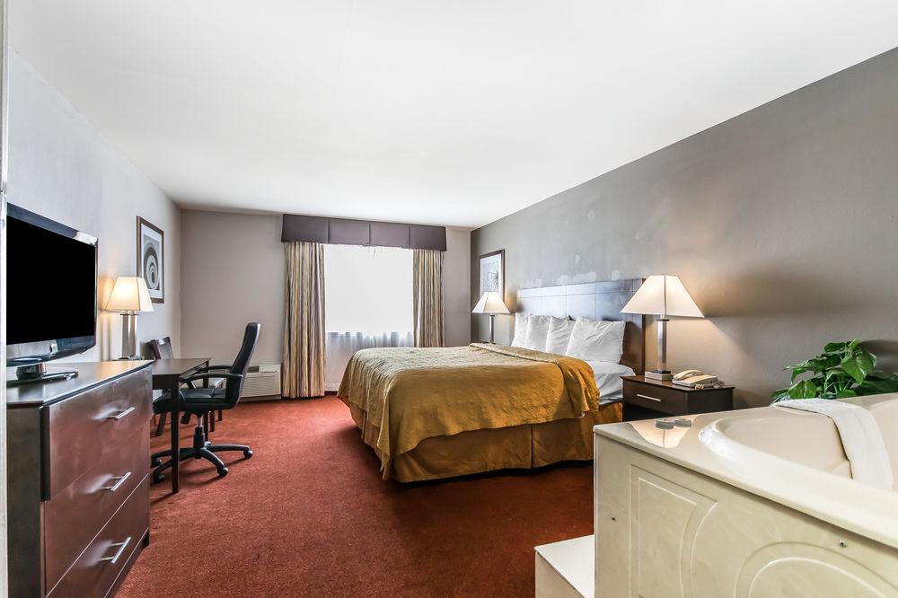 Quality Inn & Suites Louisville Airport Pet Policy