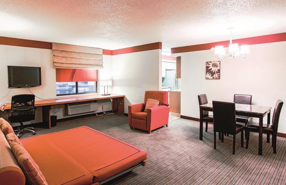 La Quinta Inn Suites Chicago Tinley Park Pet Policy