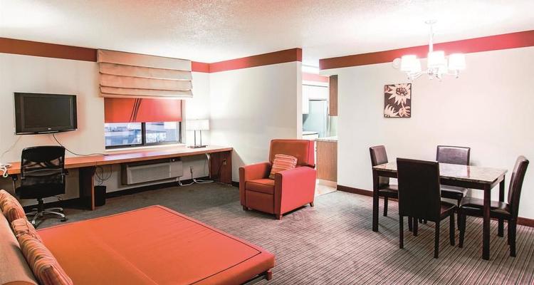 La Quinta Inn Suites Chicago Tinley Park Pet Policy