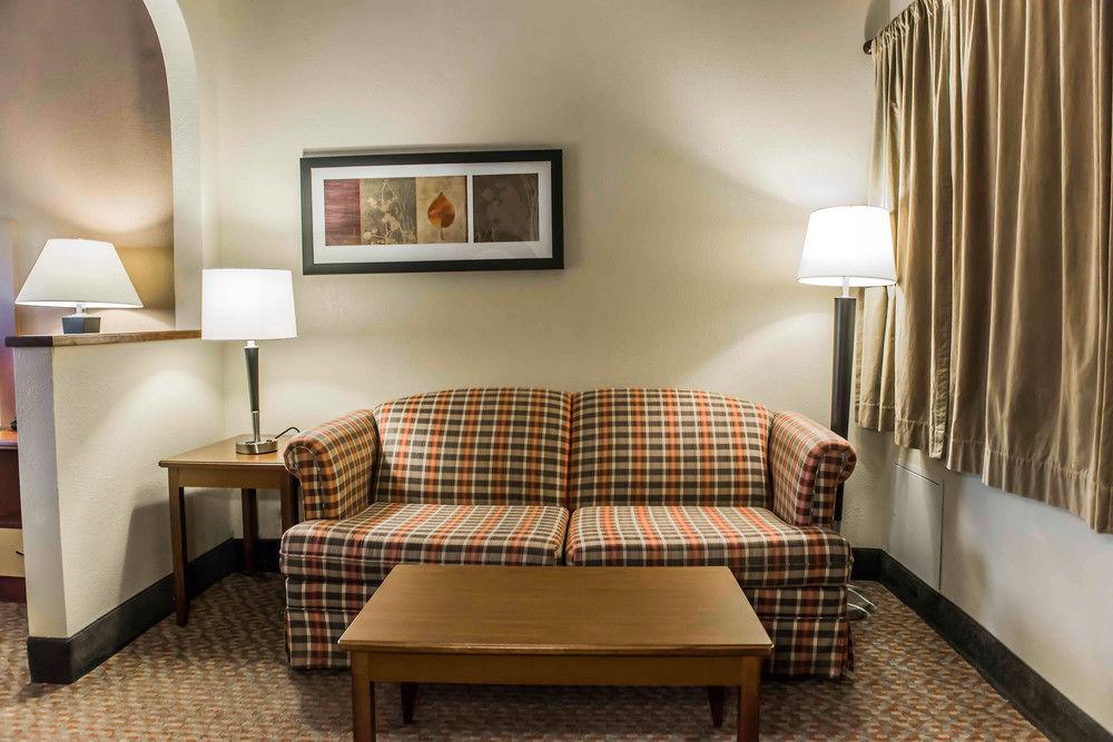 Comfort Suites Tallahassee Pet Policy
