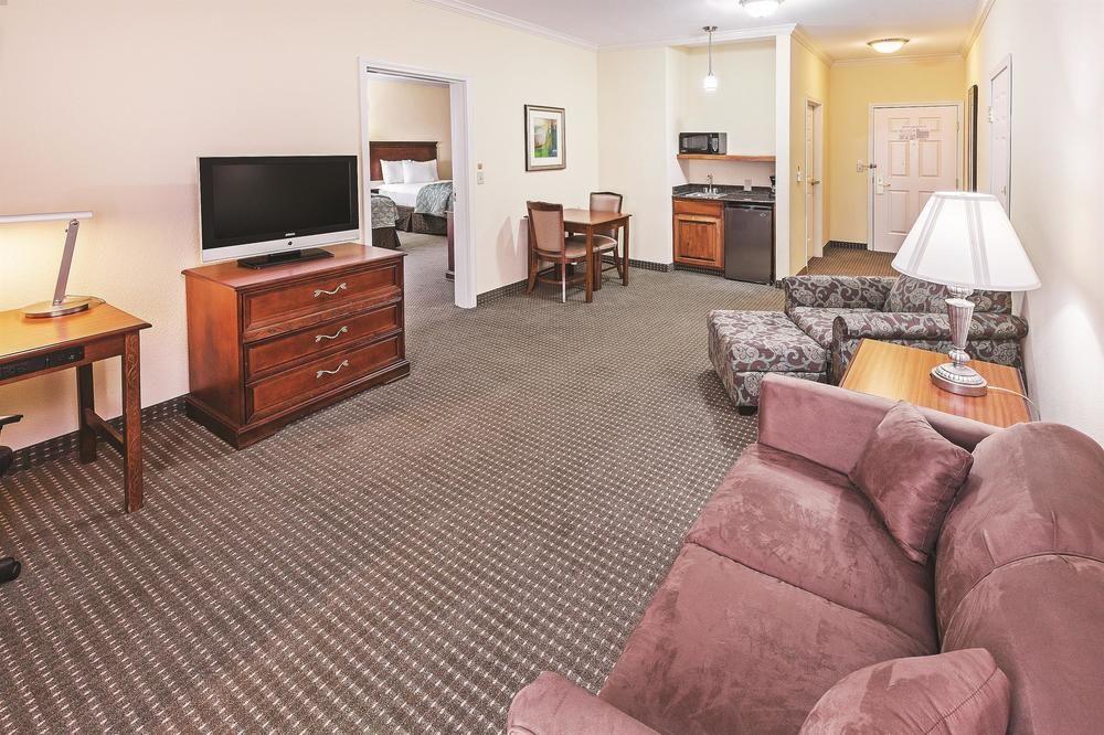 La Quinta Inn Suites Gainesville Pet Policy