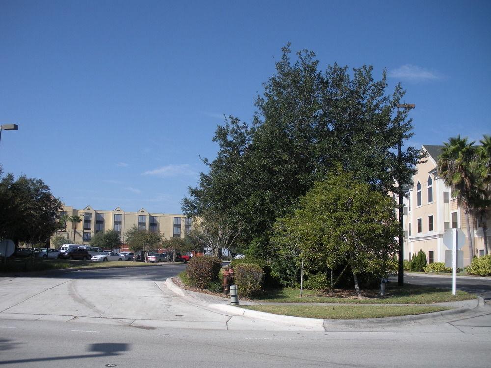 Ramada Suites Orlando Airport Pet Policy