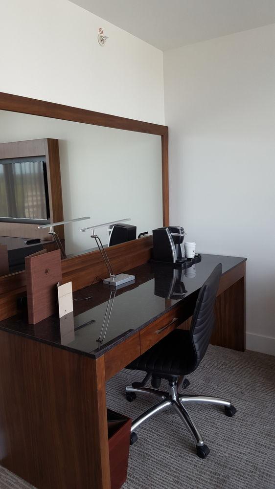 DoubleTree by Hilton Hotel & Suites Victoria Pet Policy