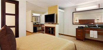 Pet Friendly Hotels In Schaumburg Il Bringfido