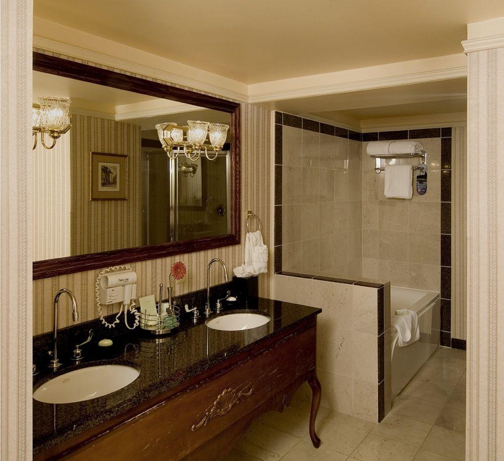 Warwick Denver Hotel Pet Policy