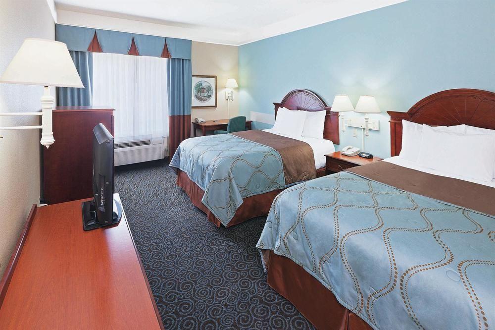 La Quinta Inn Suites Houston Clay Road Pet Policy