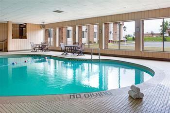 pet friendly hotels in lockport ny