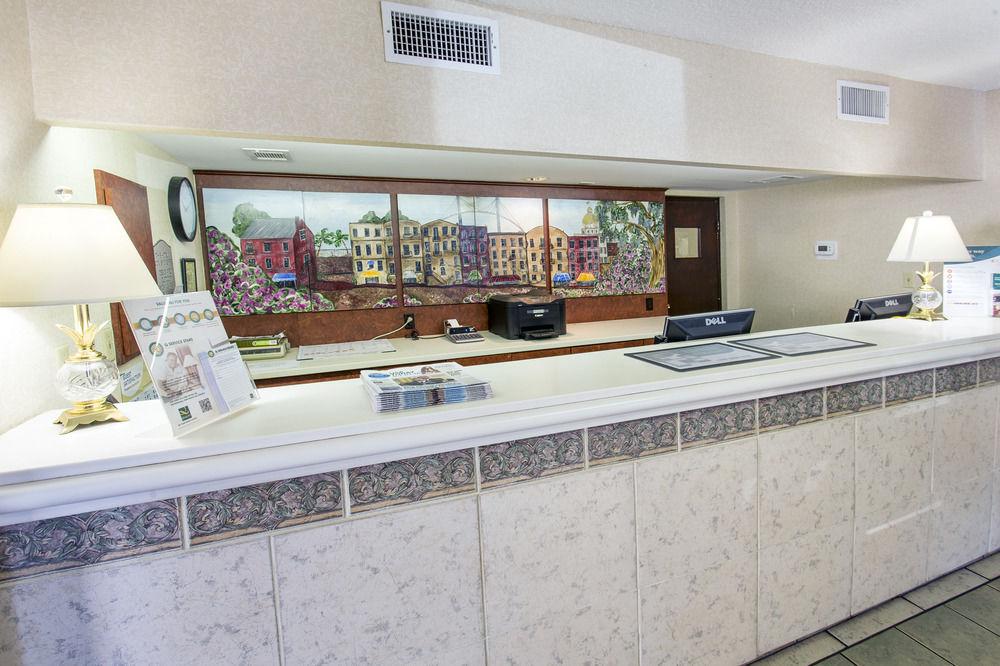 Quality Inn Savannah Historic District Is Pet Friendly - 