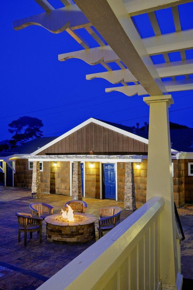 Lighthouse Lodge & Cottages Pet Policy