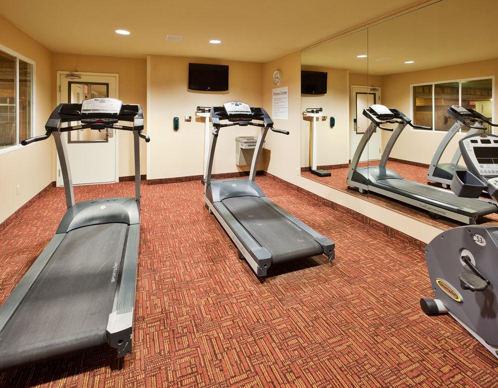 Holiday Inn Express Hotel & Suites Watsonville Pet Policy