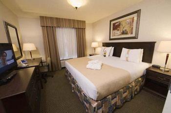 Holiday Inn Hotel Suites West Edmonton Pet Policy