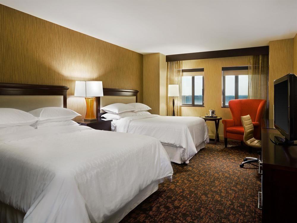 Sheraton Springfield Monarch Place Hotel Pet Policy