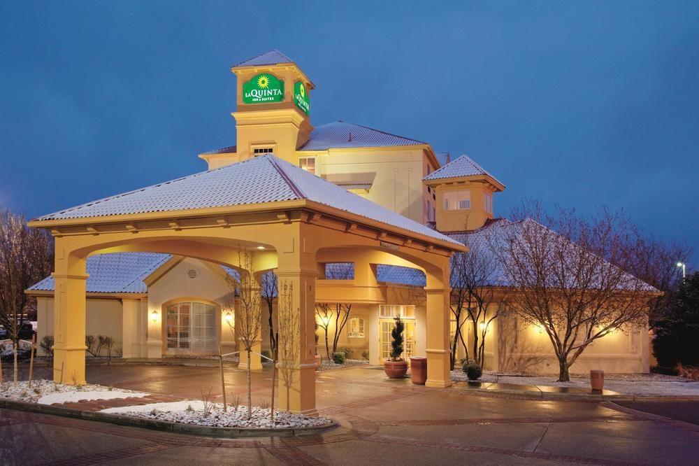 Pet Friendly Hotels In Lakewood Co Bringfido