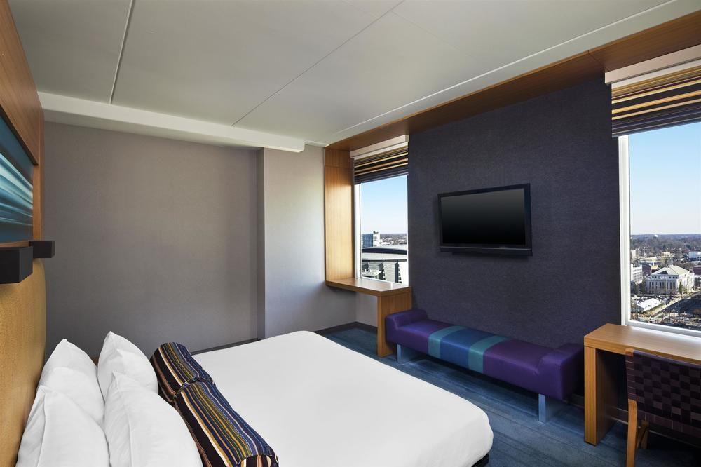 Aloft Charlotte Uptown at the EpiCentre Pet Policy