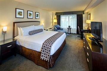 Crowne Plaza Concord Walnut Creek Pet Policy