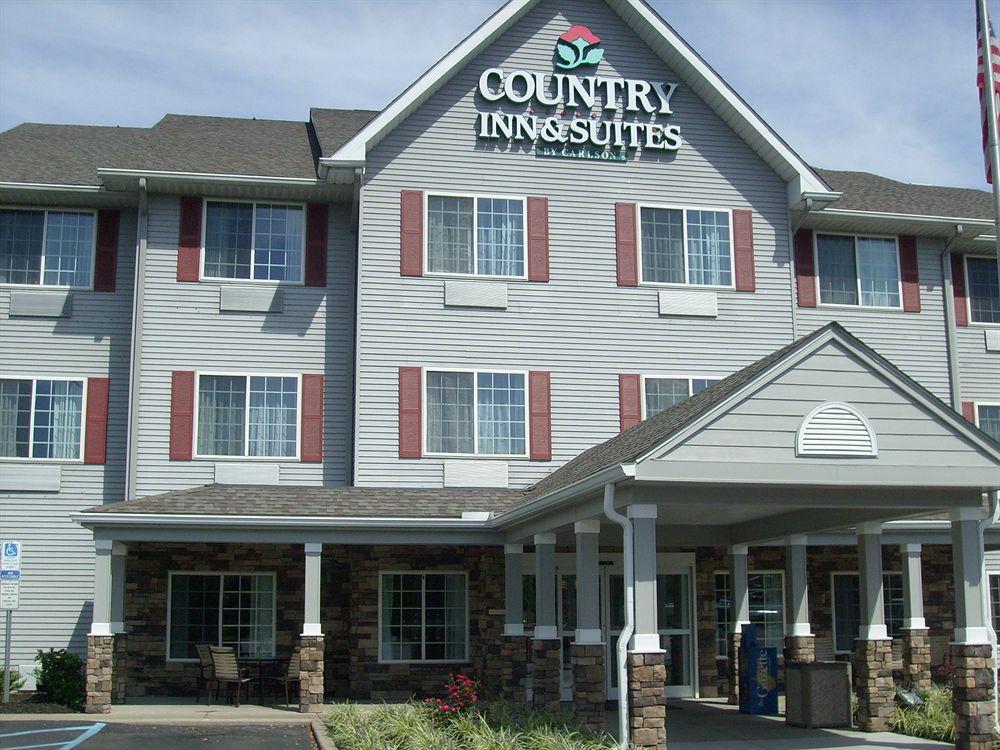 Country Inn & Suites Charleston South Pet Policy