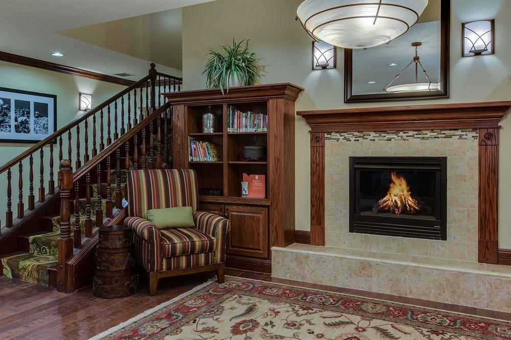 Country Inn & Suites Charleston South Pet Policy