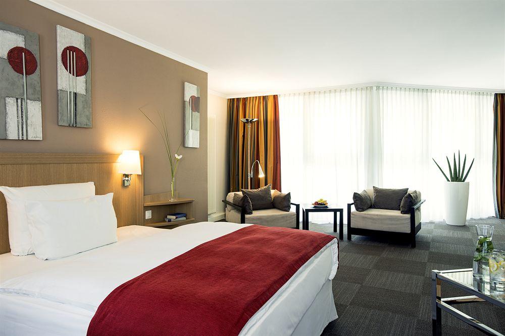 Nh Zurich Airport Pet Policy