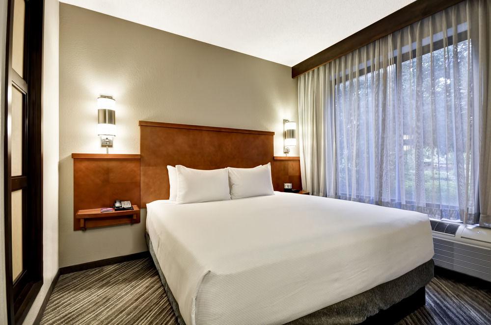 Hyatt Place Tampa Airport Westshore Pet Policy
