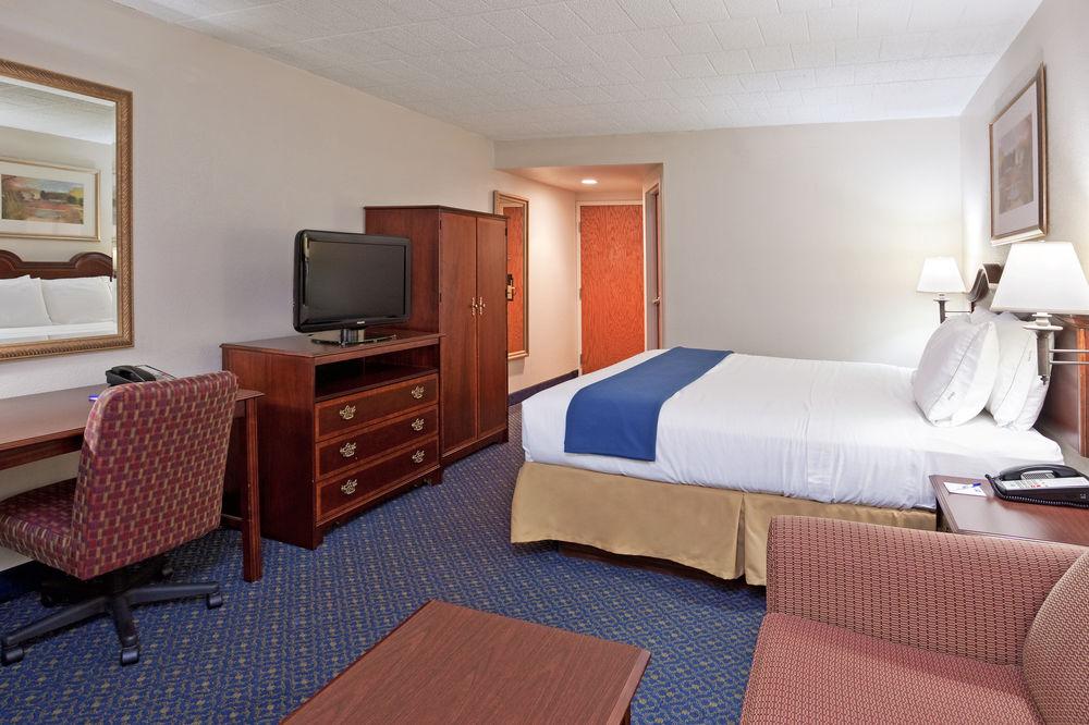 Pet Friendly Hotels In Cranberry Township Pa Bringfido