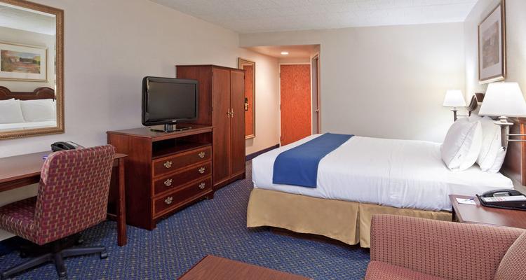 Clarion Inn Pittsburgh Cranberry Pet Policy