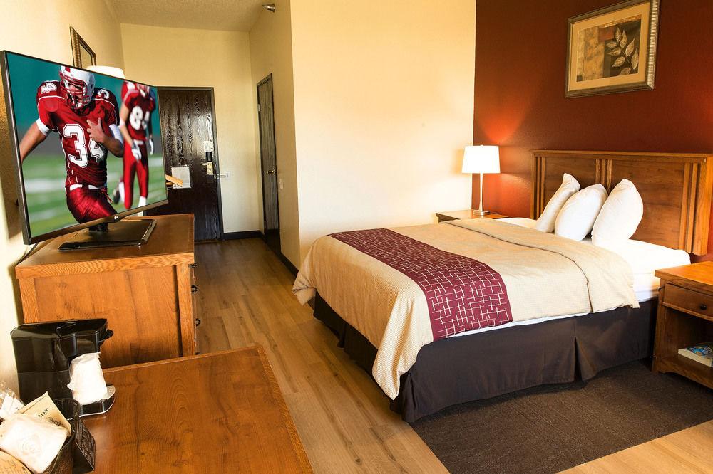 Red Roof Inn Suites Council Bluffs Pet Policy