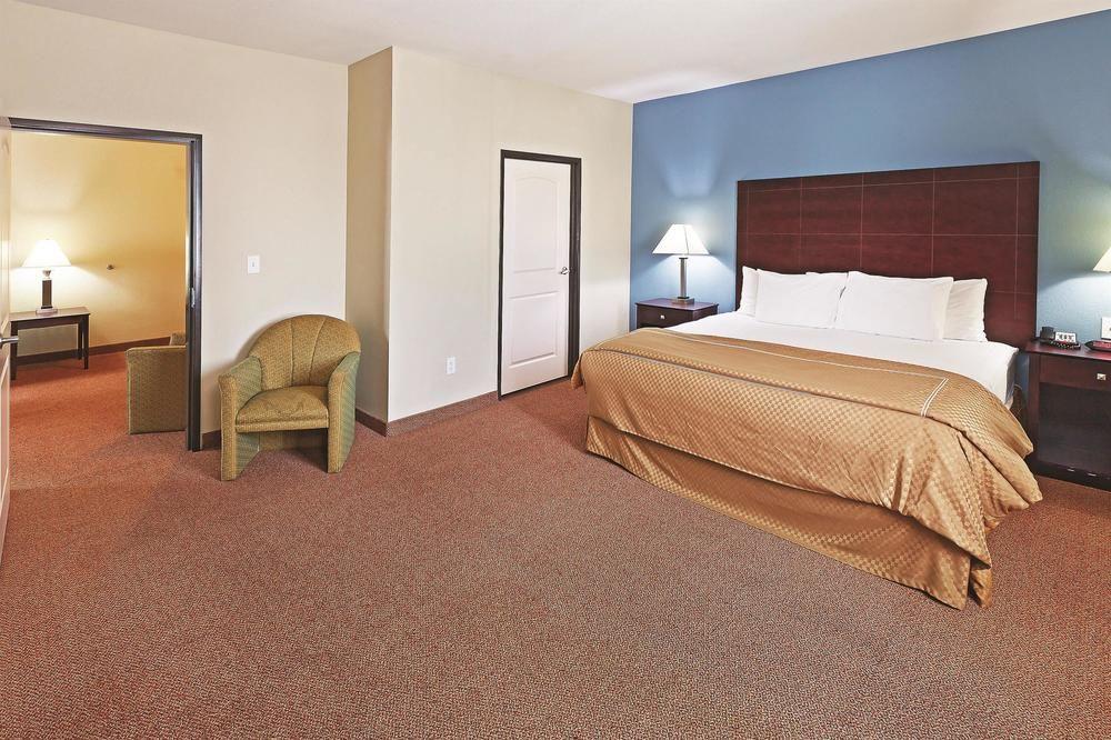 La Quinta Inn Suites Mckinney Pet Policy