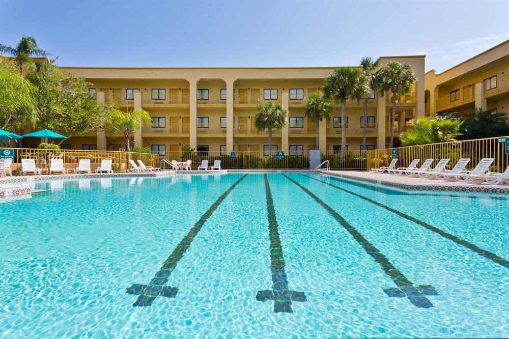 Pet Friendly La Quinta by Wyndham Ft. Myers Sanibel Gateway
