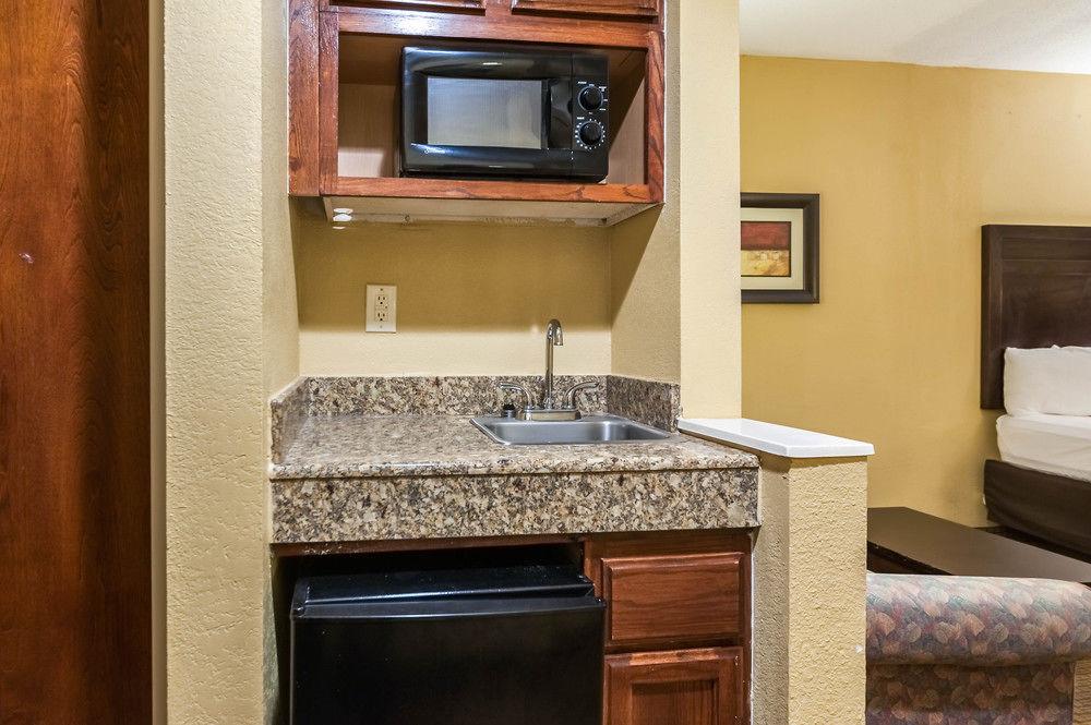 Quality Inn Suites Lafayette Pet Policy