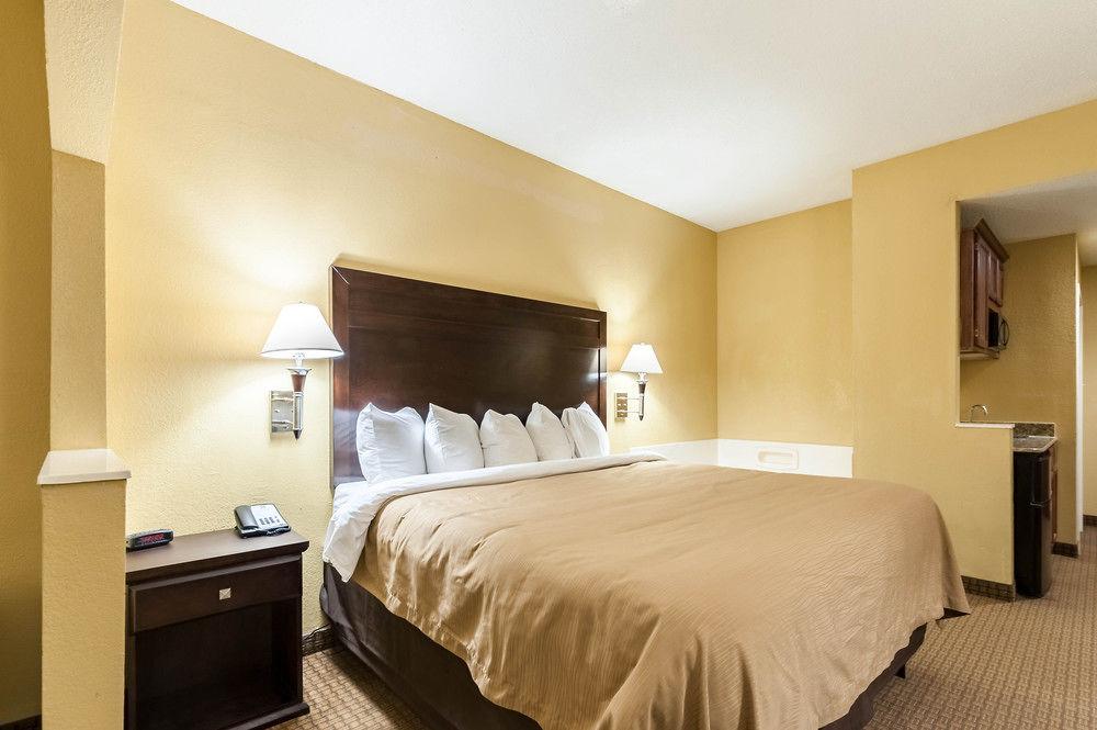 Quality Inn Suites Lafayette Pet Policy