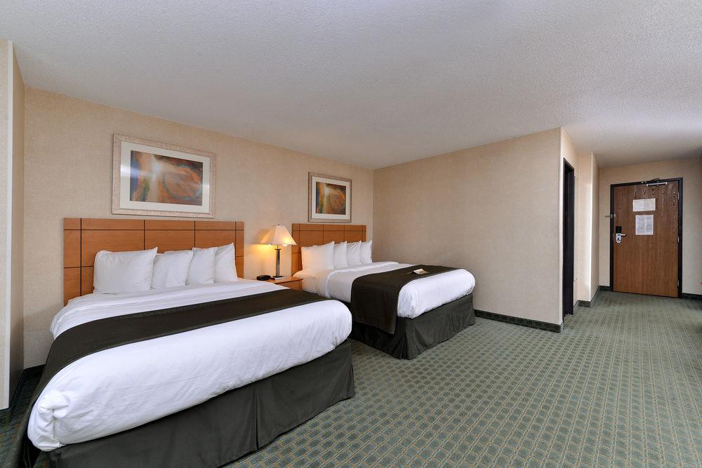 Quality Inn Dubuque Pet Policy