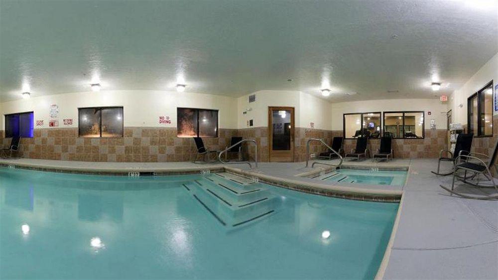 Holiday Inn Express Hotel & Suites Alamosa Pet Policy