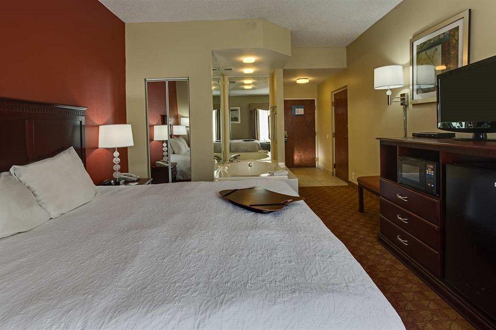 Hampton Inn Panama CityPanama City Mall Pet Policy