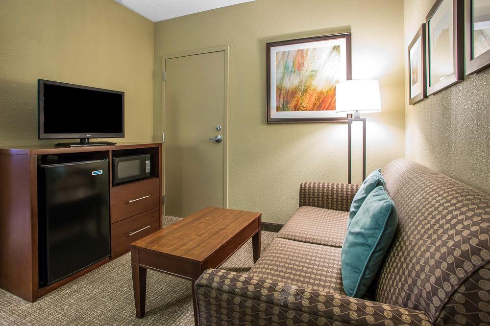 Comfort Suites O Hare Airport Pet Policy