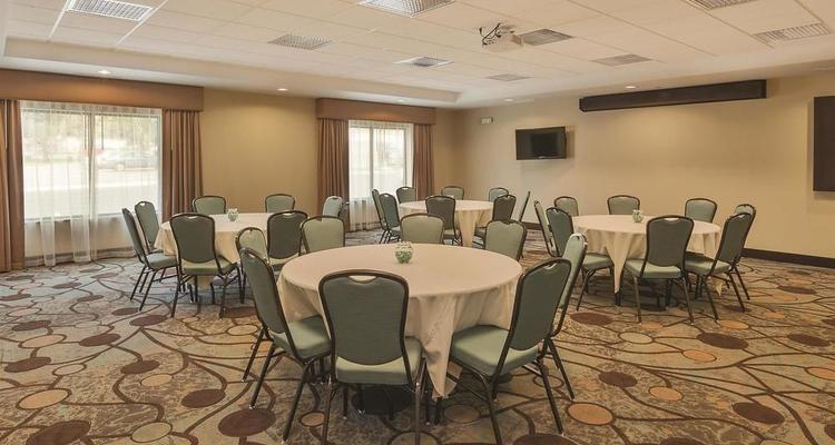 La Quinta Inn Suites Sioux Falls Pet Policy