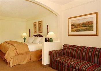 Comfort Suites Greensboro Airport Pet Policy