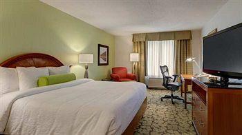Hilton Garden Inn Danbury Pet Policy
