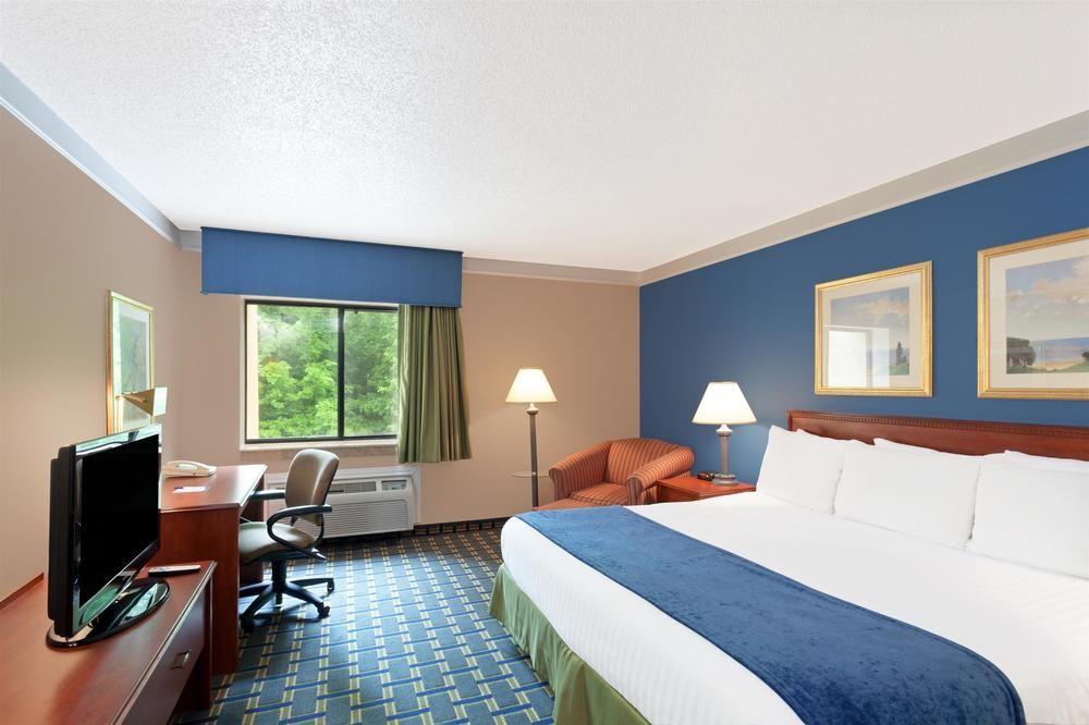 Baymont Inn Suites Memphis East Pet Policy
