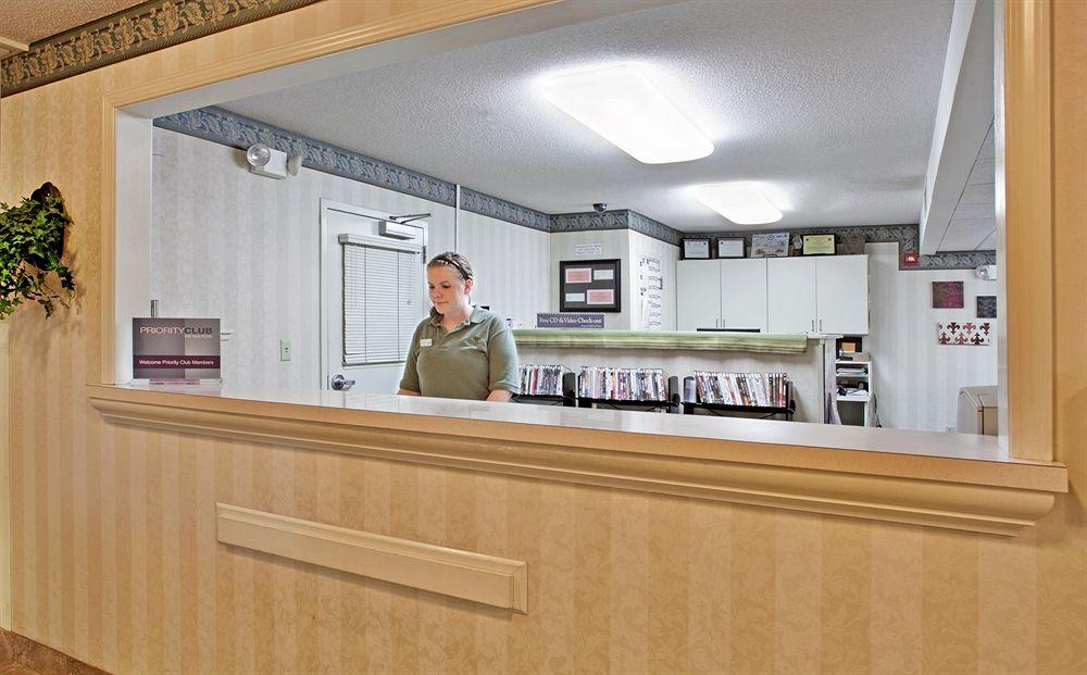 Pet Friendly Hotels in Salina, KS BringFido