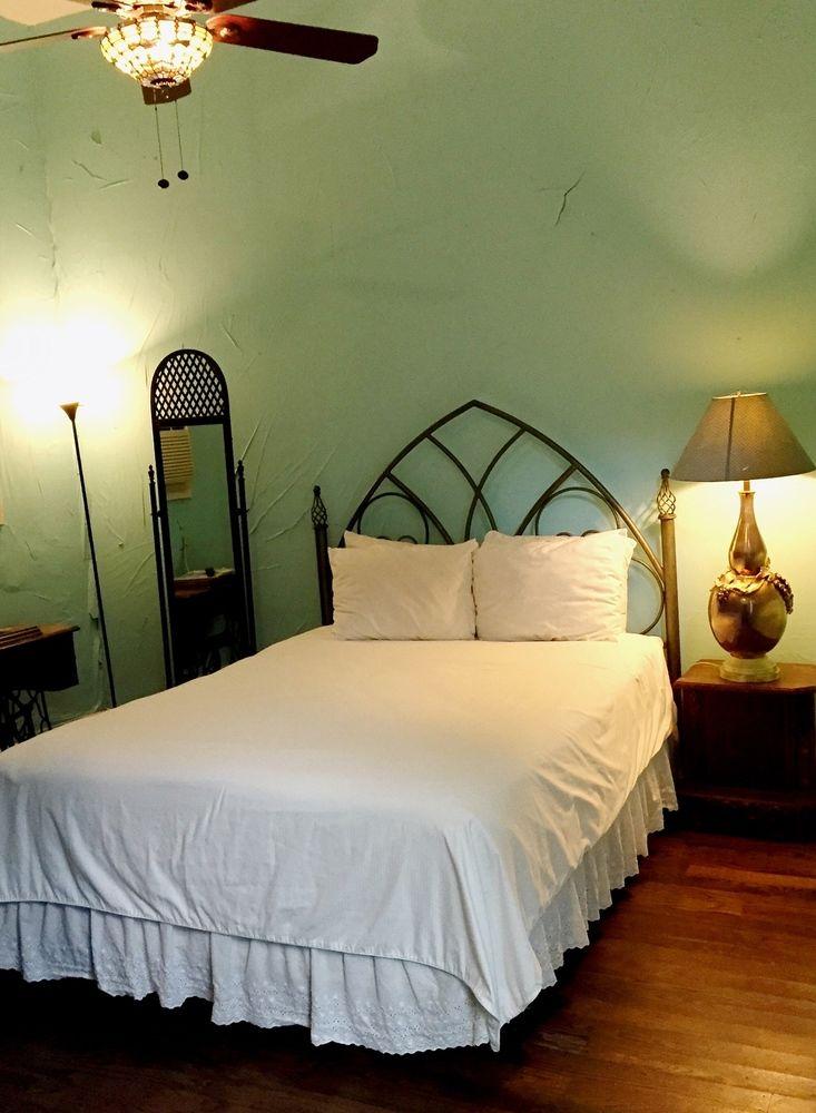 Creole Gardens Guesthouse Inn Pet Policy