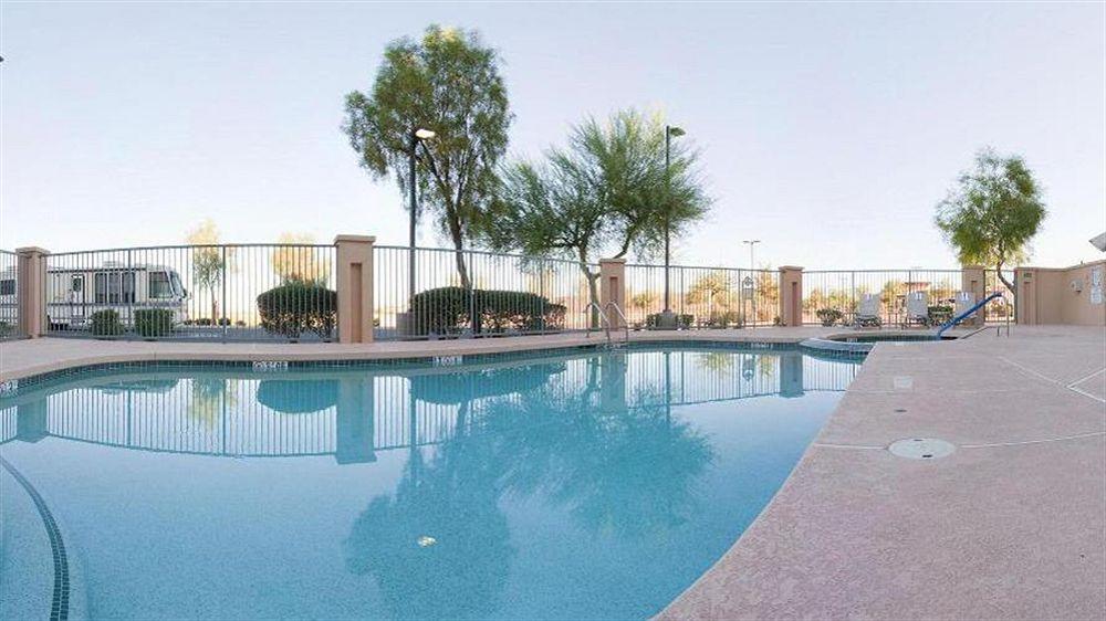 Holiday Inn Hotel & Suites Goodyear West Phoenix Pet Policy