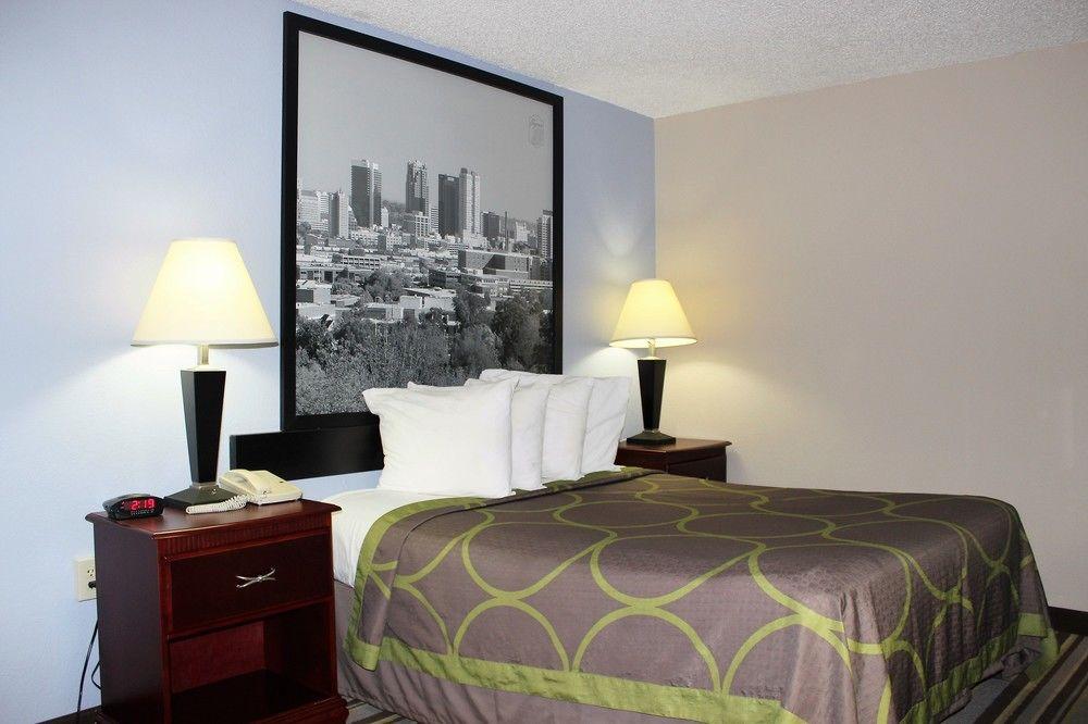 Super 8 Tuscaloosa AL Pet Policy