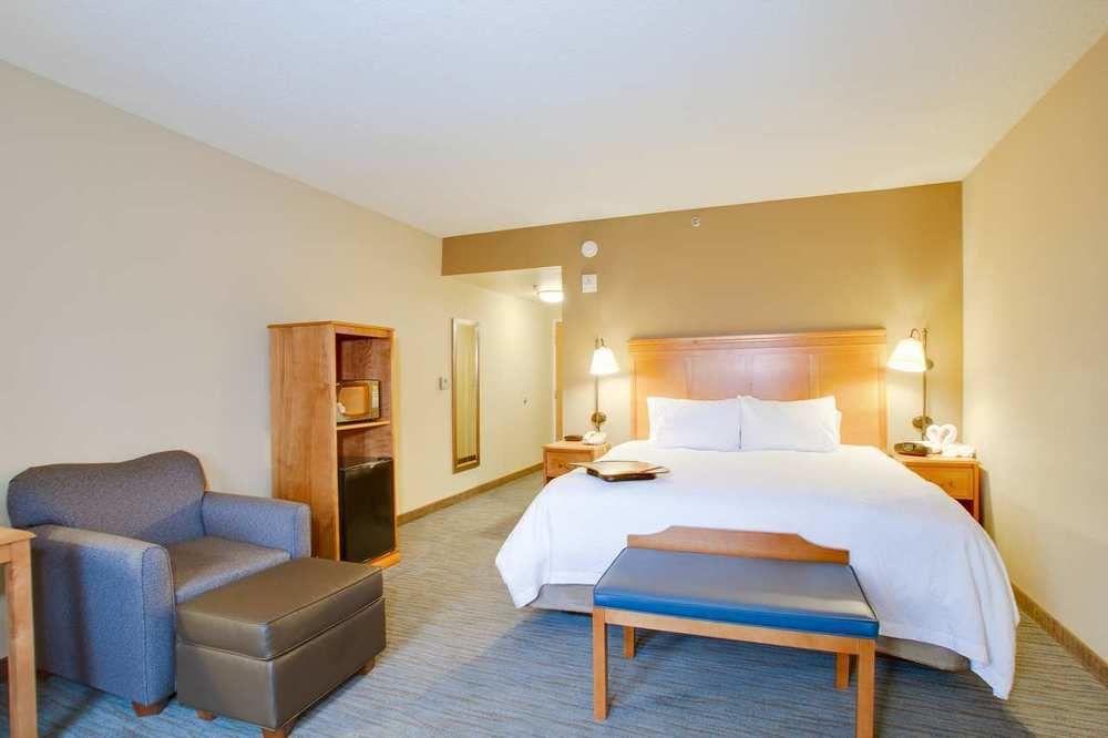 Hampton inn & suites tampa east (casino area) seffner fl 33584