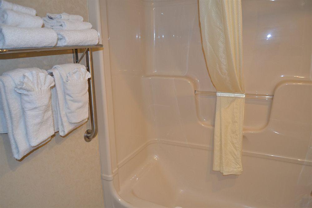 Quality Inn Ithaca Pet Policy