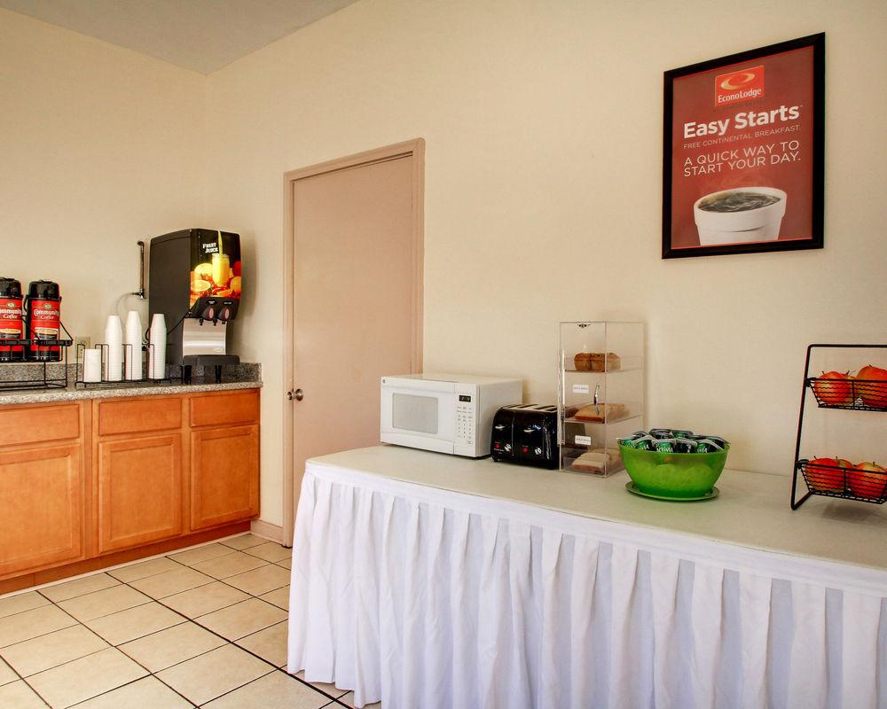 econo lodge keesler afb