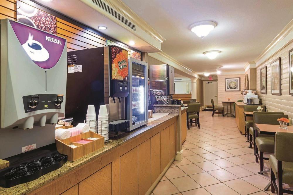 La Quinta Inn Colorado Springs Garden Of The Gods Pet Policy