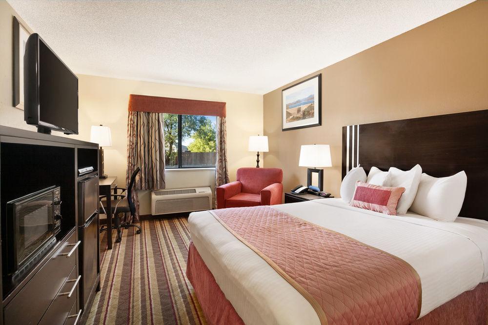 Baymont Inn Suites Anderson Pet Policy