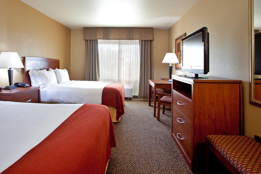 Holiday Inn Express Hotel Suites Lewisburg Pet Policy